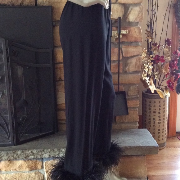 Sleeper Women’s Size Small Ostrich Trim Pajamas - Picture 3 of 8